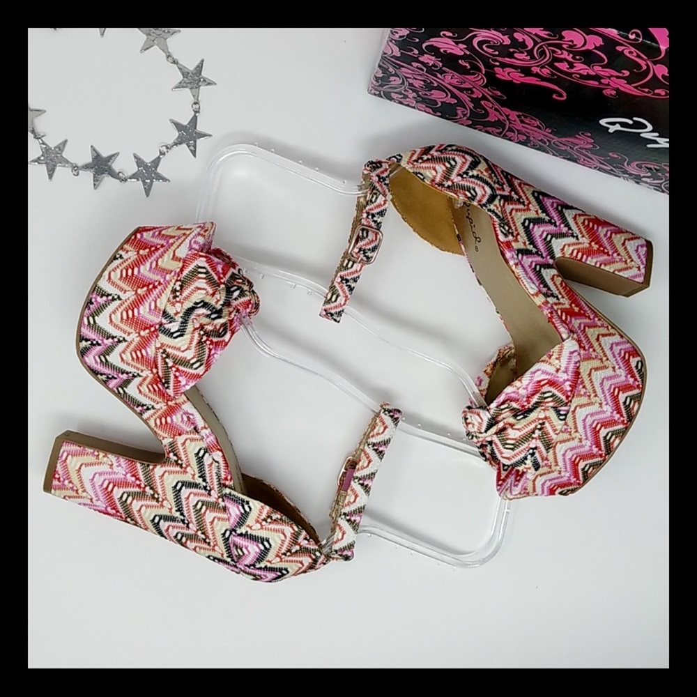 Qupid Chevron Pattern Platform Sandals Pink - Picture 2 of 7